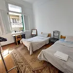 Al- Mazareta A Private Room At Shared Apartment For Men Only No Ladies Allowed غرفة خاصة في شقة مشتركة للرجال فقط ممنوع السيدات仅限男士 女士不允许